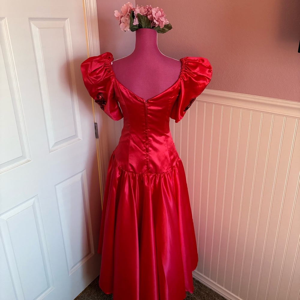 Vintage Unbranded Red Satin Special Occasion Gown size 7/8 with Sequins - Picture 8 of 10